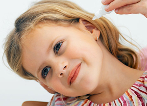 когда капать камфорное масло в уши