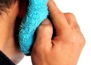 лечебный компресс на ухо с камфорным маслом